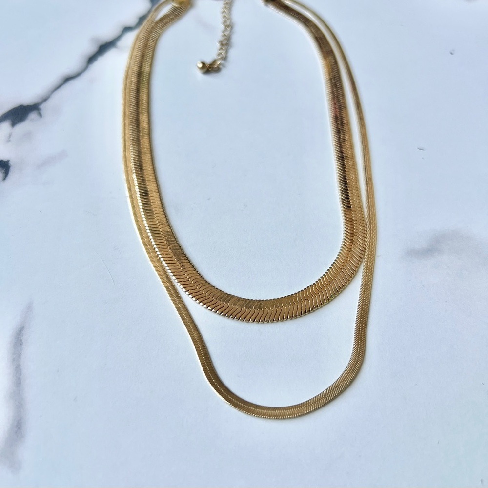 Elegant Gold Layered Necklace - Picture 2 of 3